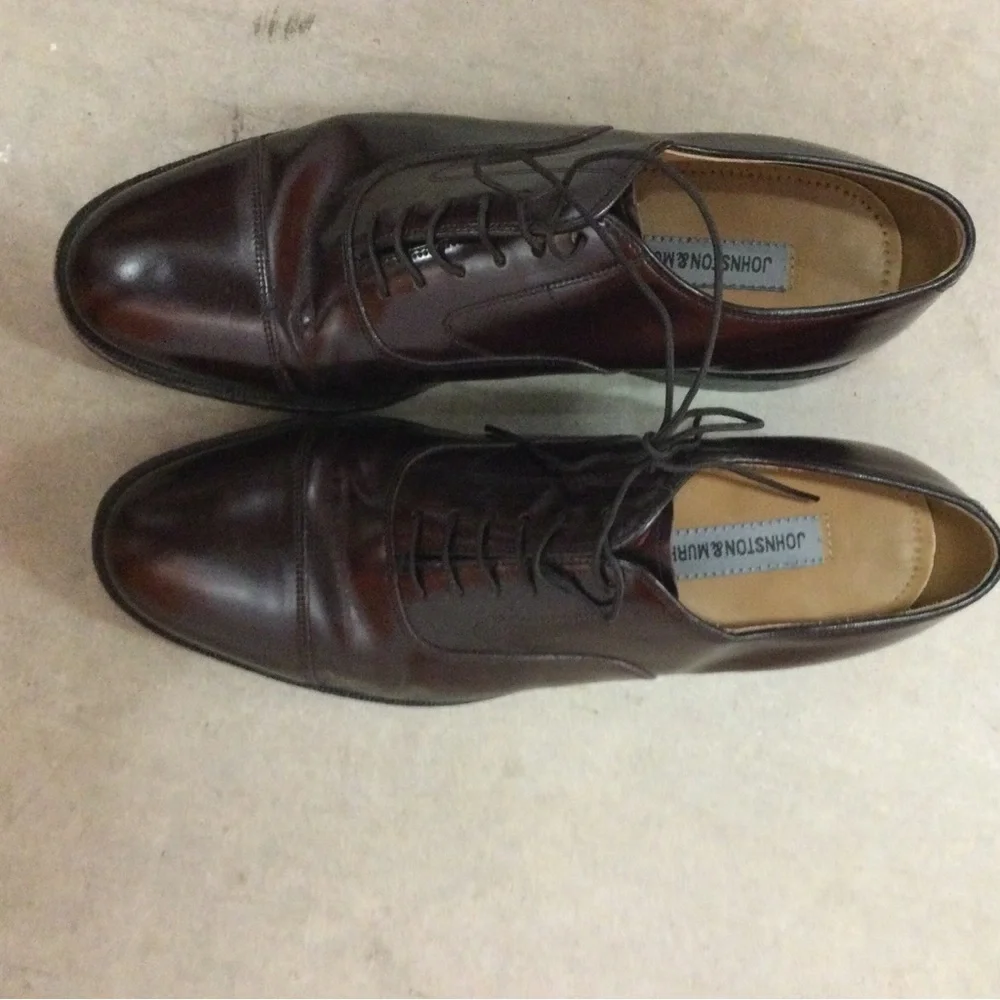 Johnston & Murphy Men’s Dark Brown Leather Cap-Toe Oxfords